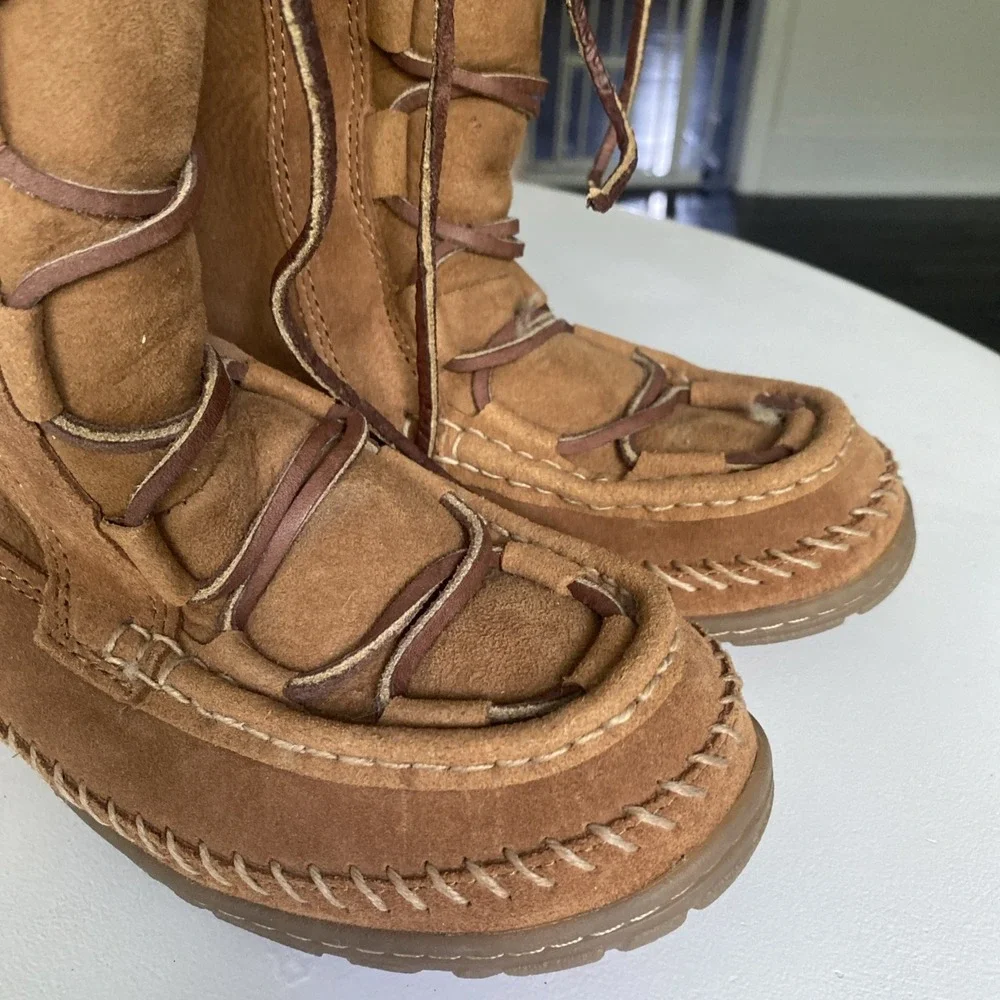 Item: LL Bean Wicked Good Lodge Chukkas Boots Women's Size 7 Medium Brown Suede